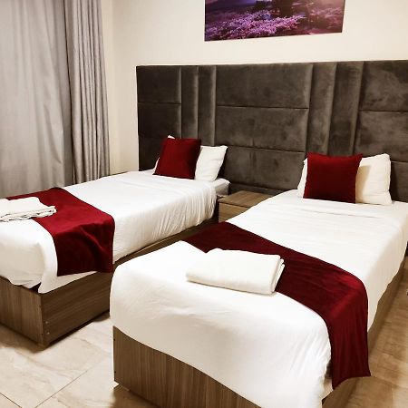 Golden Plaza Hotel Amman Buitenkant foto
