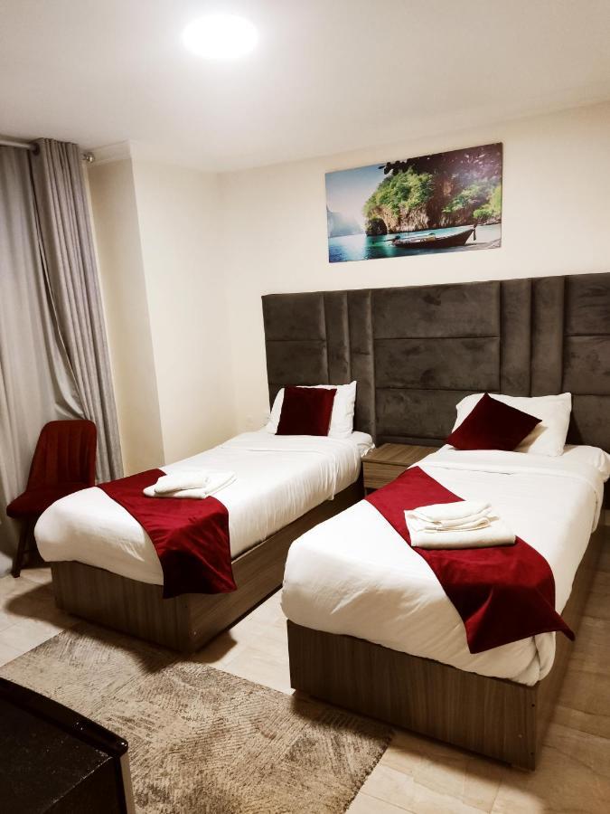 Golden Plaza Hotel Amman Buitenkant foto