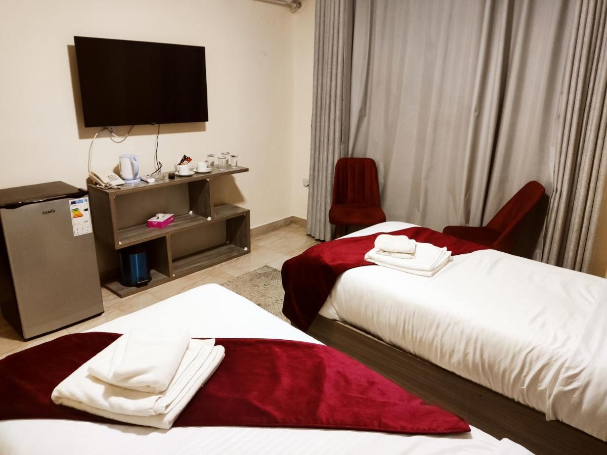 Golden Plaza Hotel Amman Buitenkant foto