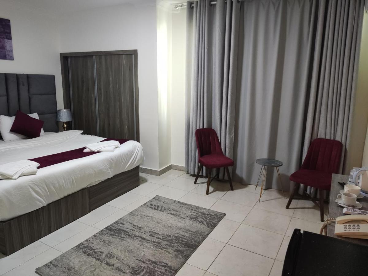 Golden Plaza Hotel Amman Buitenkant foto